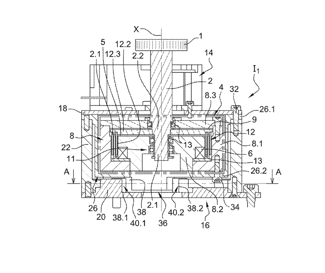 Fluid haptic interface with improved haptic rendering using a torque or load sensor