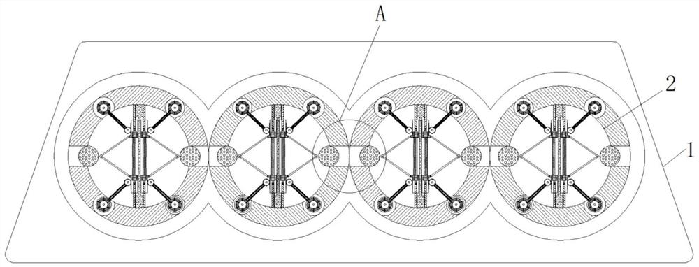 Cloth leveling device for removing oil stains