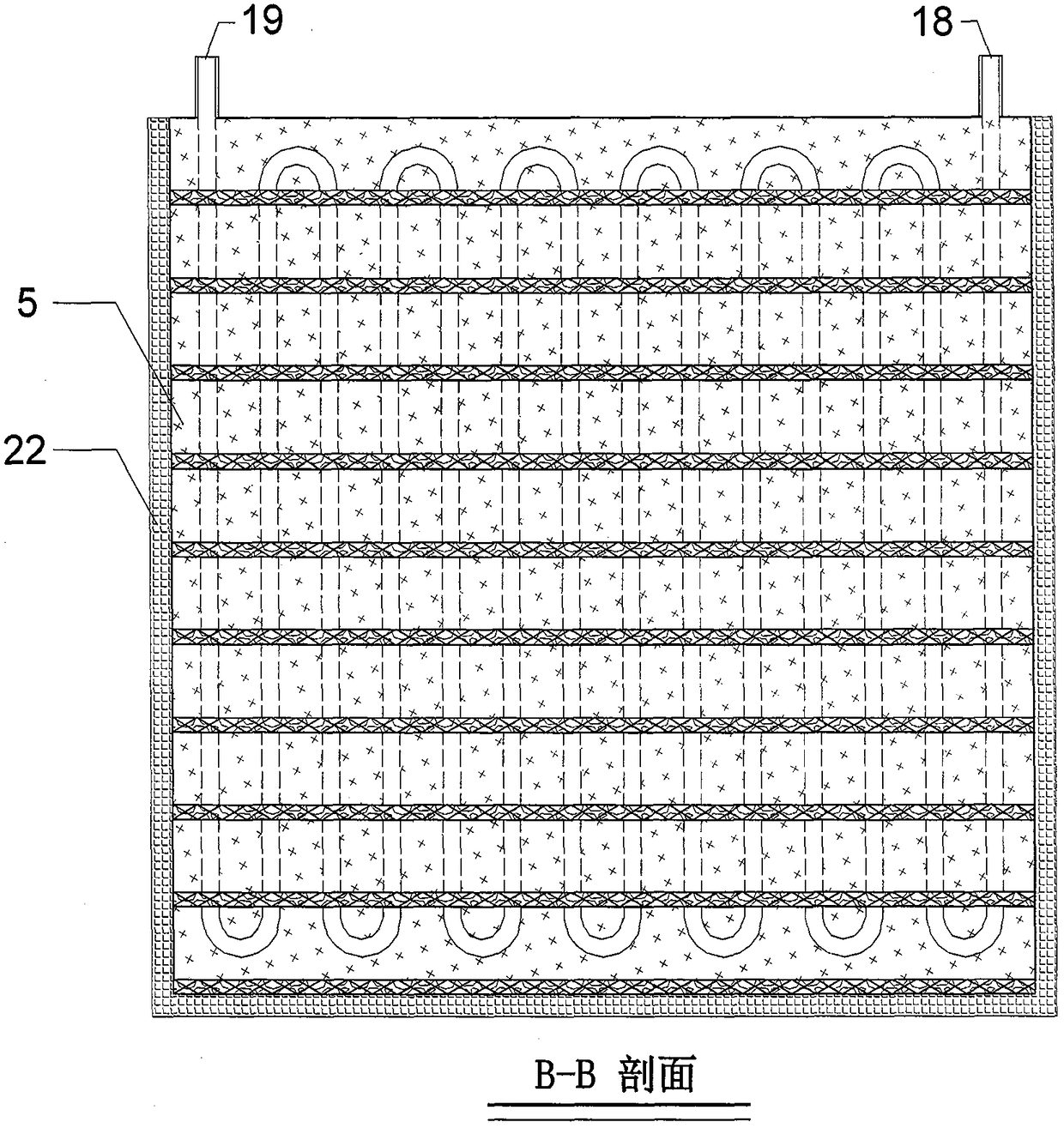 A solar heat collection automatic cascade phase change heat storage energy cascade utilization device