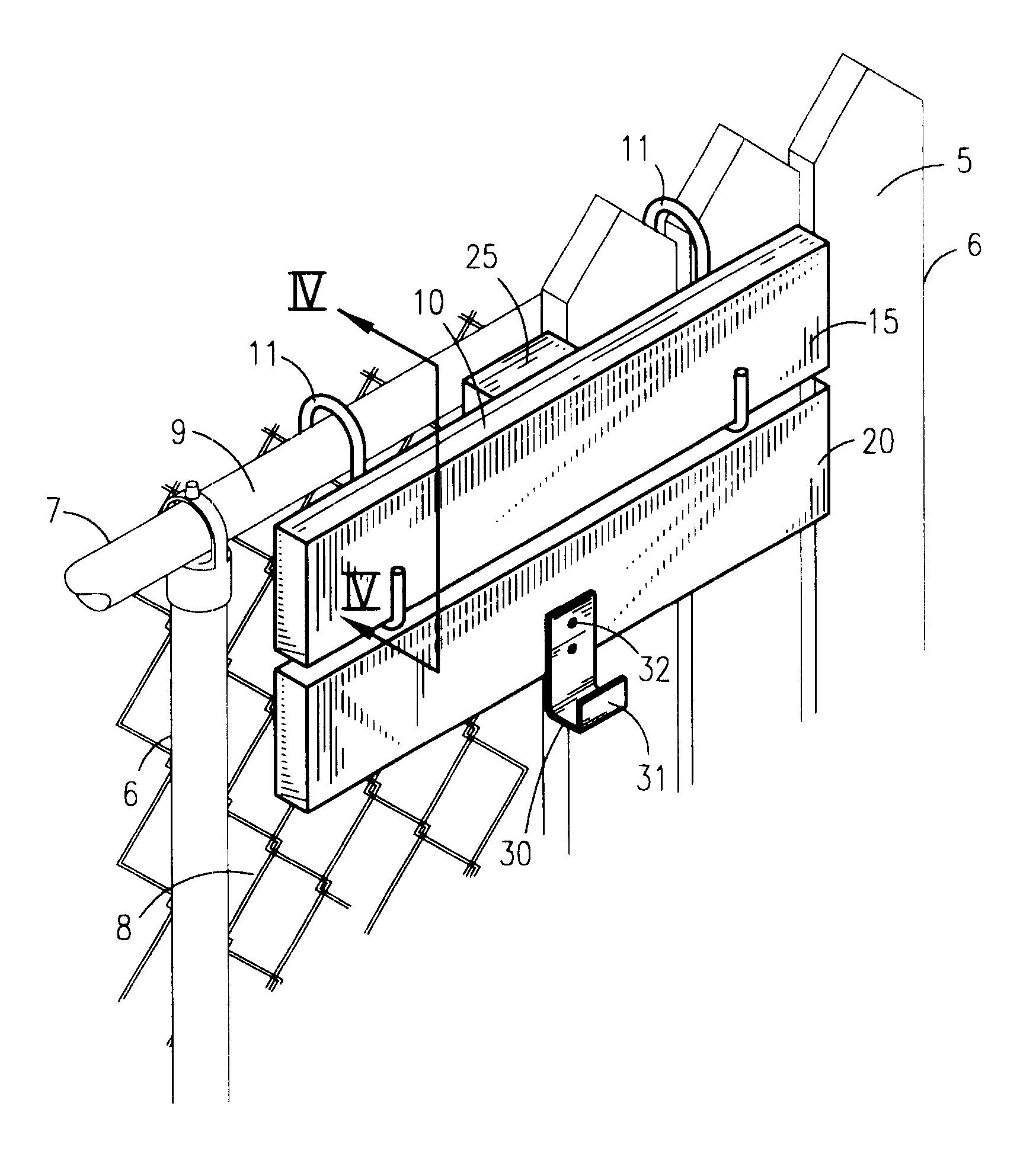 Article holder adapted for being supported by a fence