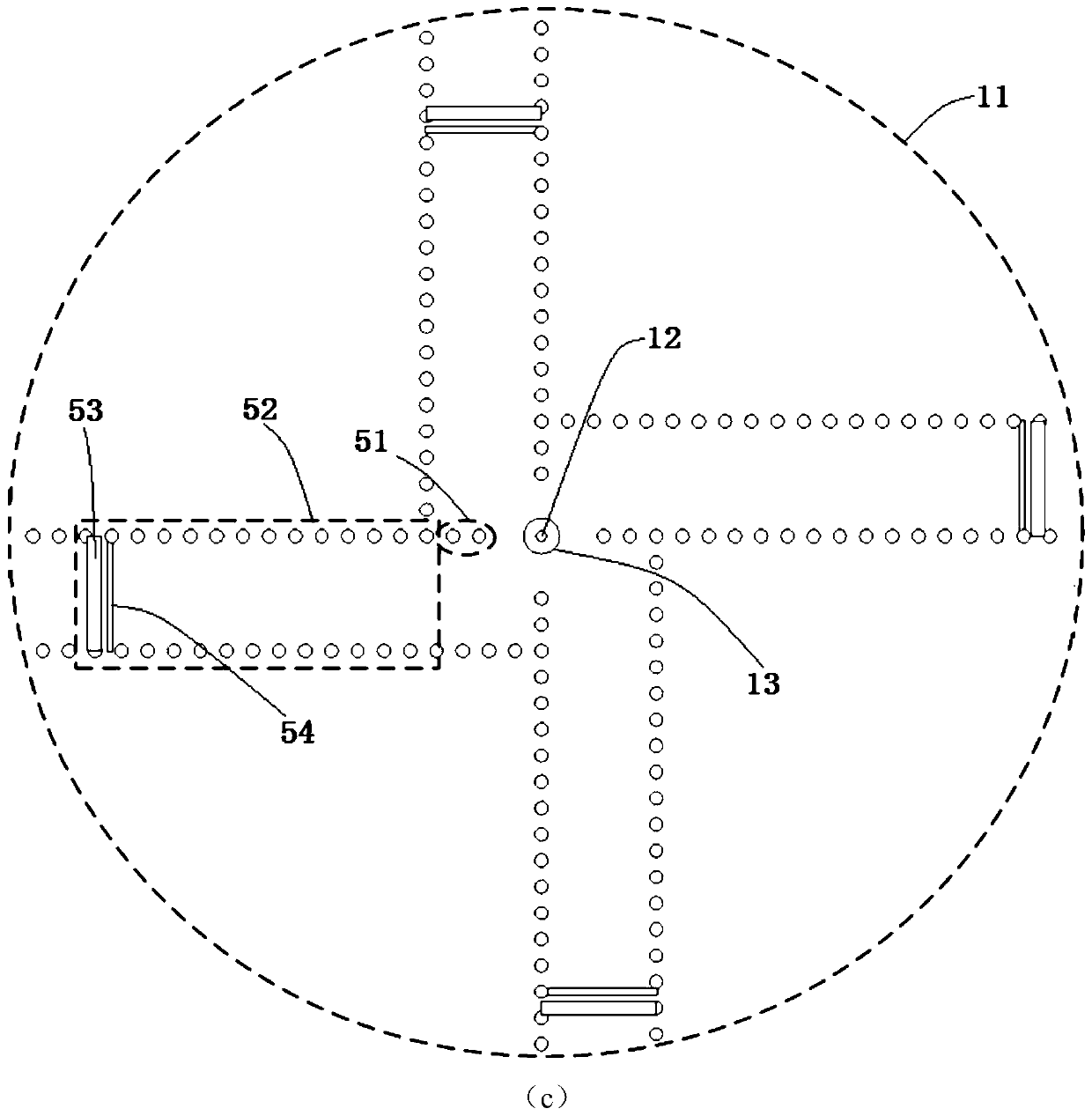 A Flat Broadband Circularly Polarized Antenna with Symmetrical Beam