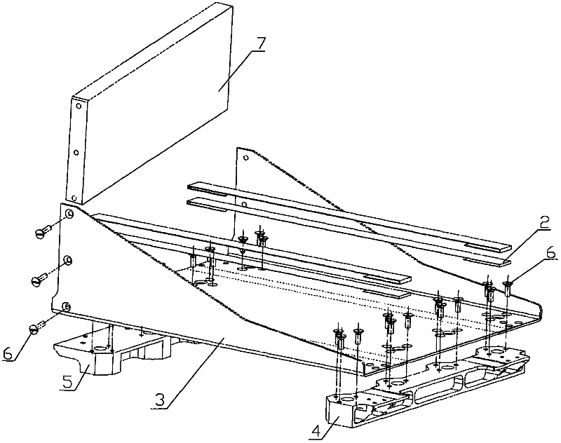 Sliding liner plate apparatus used in installation bracket
