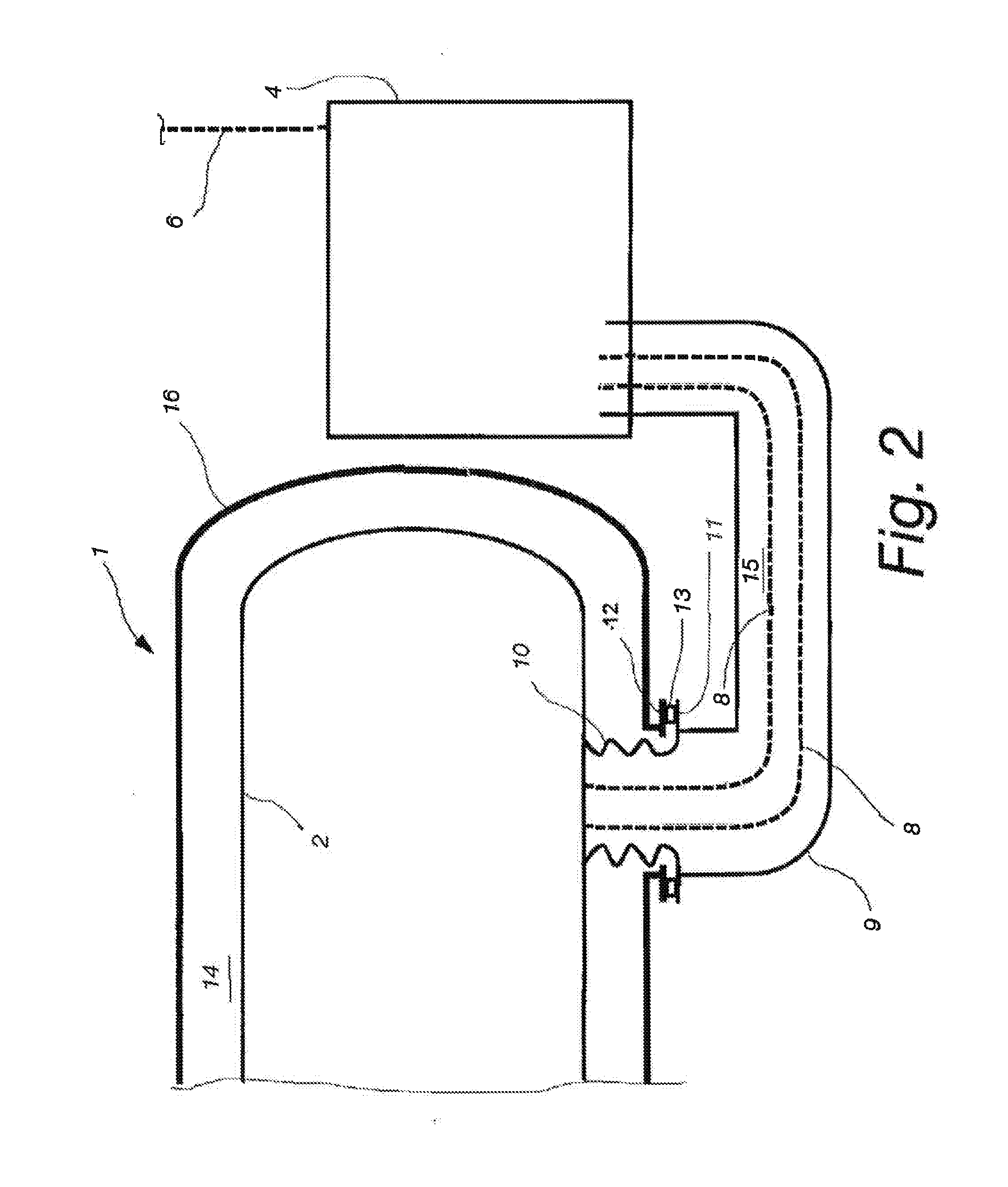 Arrangement for connecting a pipe to a LNG tank