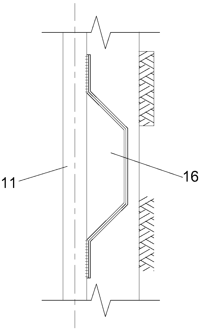 Retaining-wall reinforcement cage for traversing underground pipelines and construction method thereof
