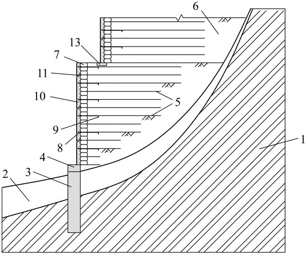 Combined retaining structure and construction method thereof