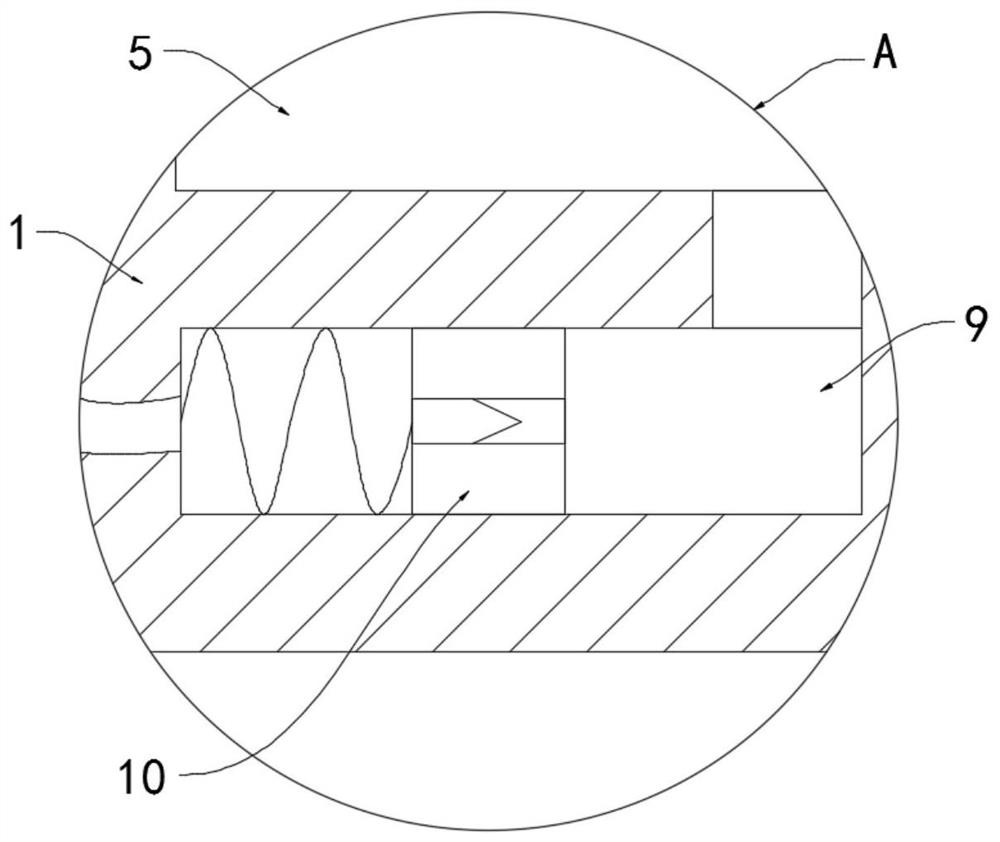 Garbage conveying carriage easy to dump