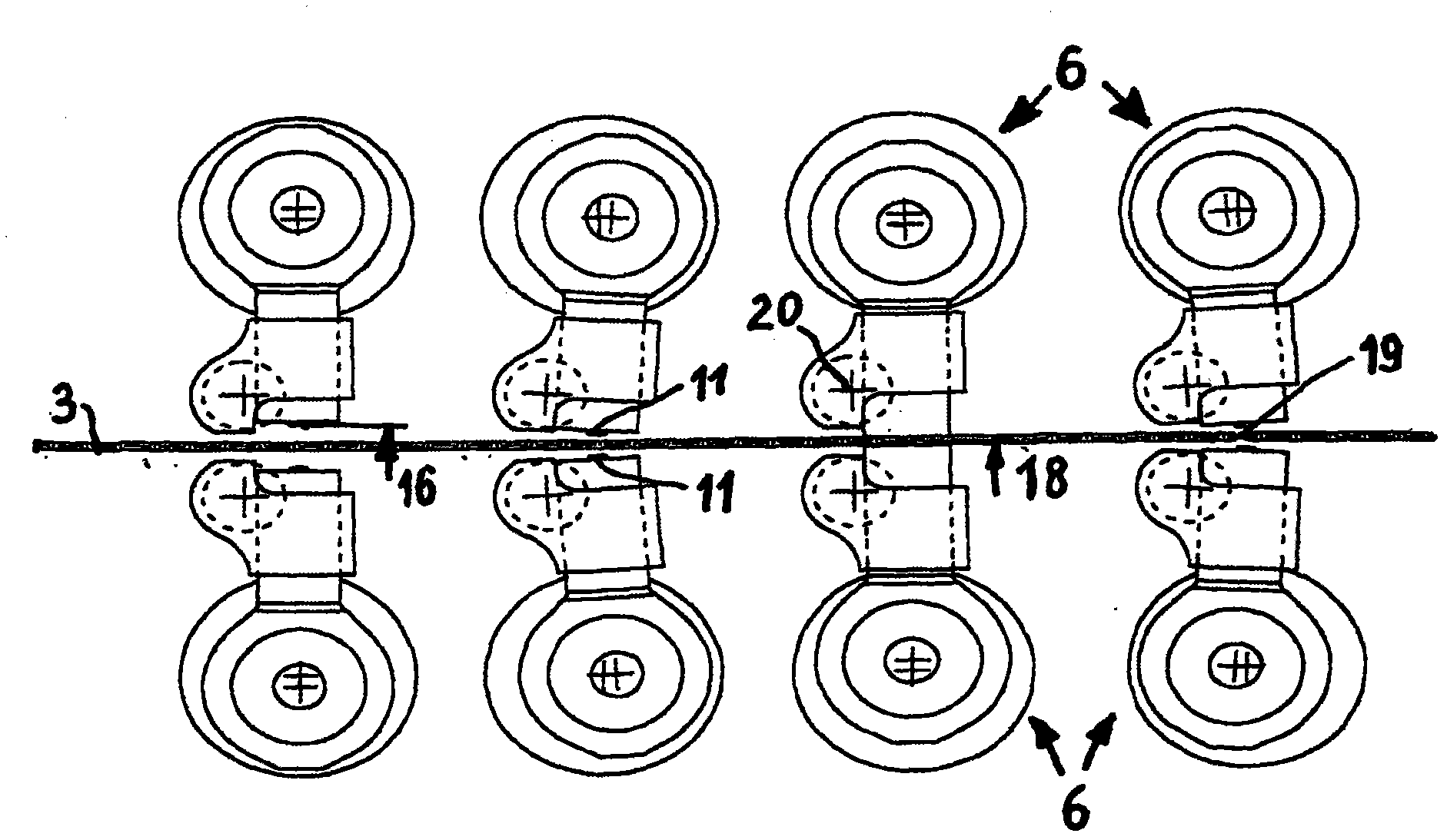 Arrangement For Cutting Nail Blanks From An Intermittently Fed Wire