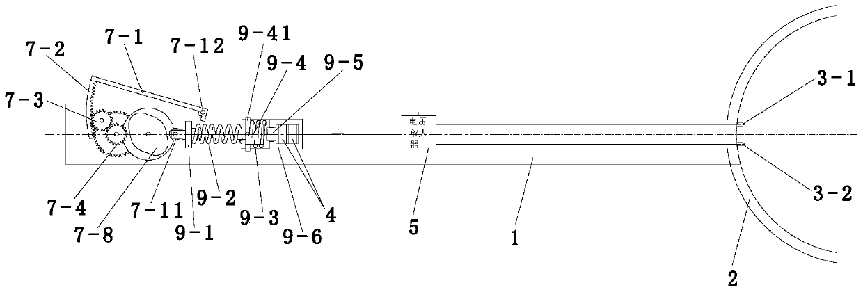 Piezoelectric shock type anti-riot steel fork and output voltage adjusting method thereof