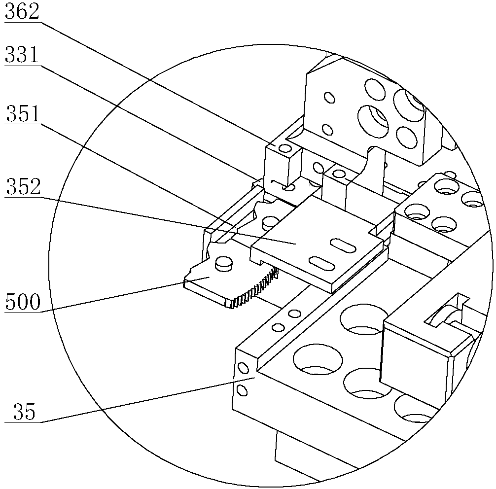 A deburring machine and its feeding mechanism