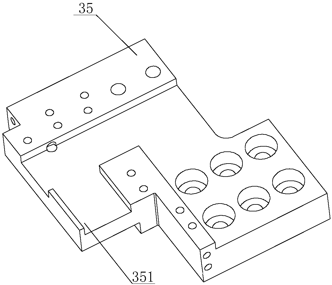 A deburring machine and its feeding mechanism