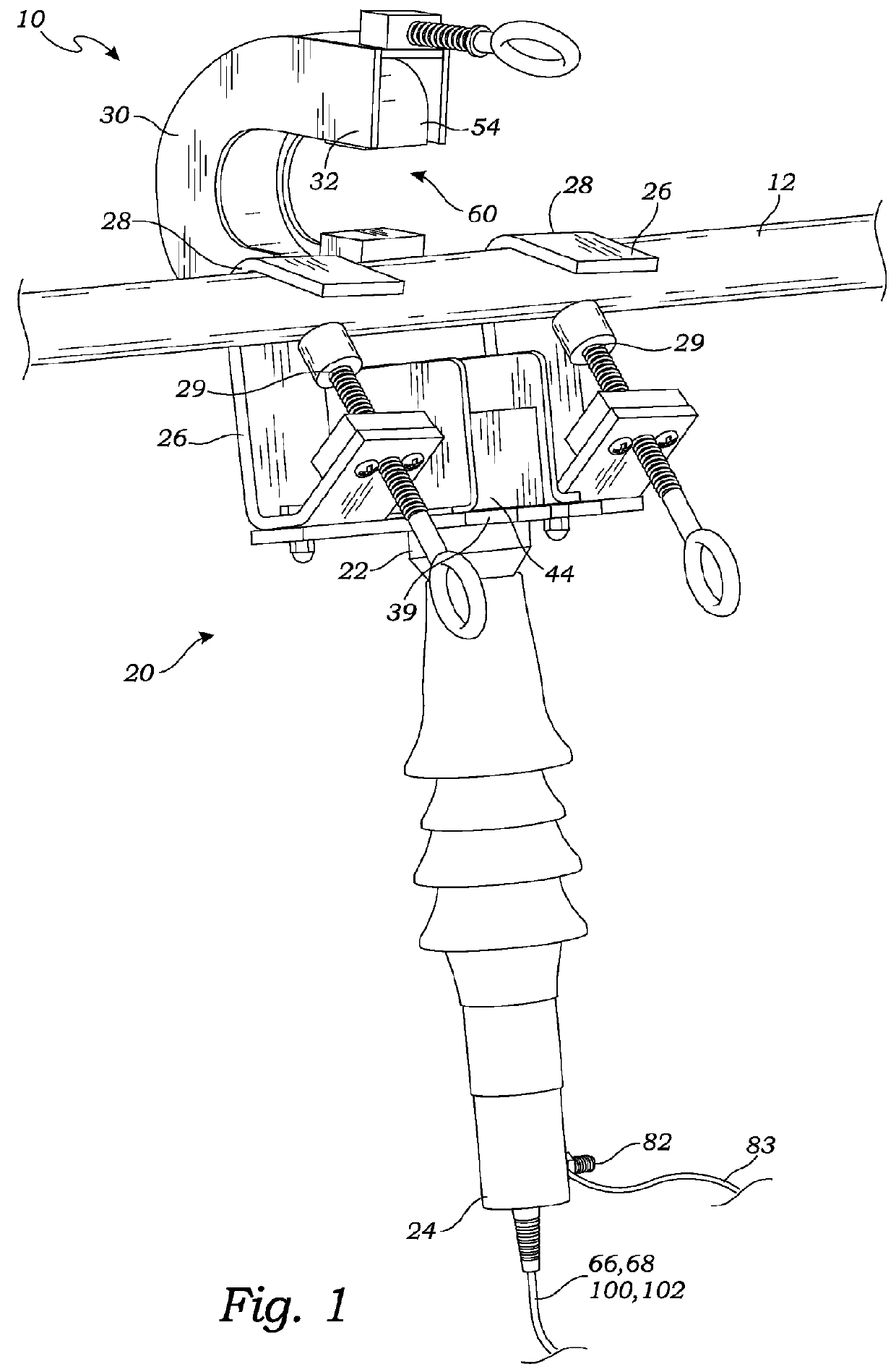 Electro-optic current sensor with high dynamic range and accuracy