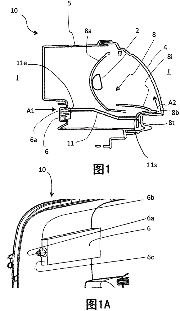 Vehicle headlight with aeration system