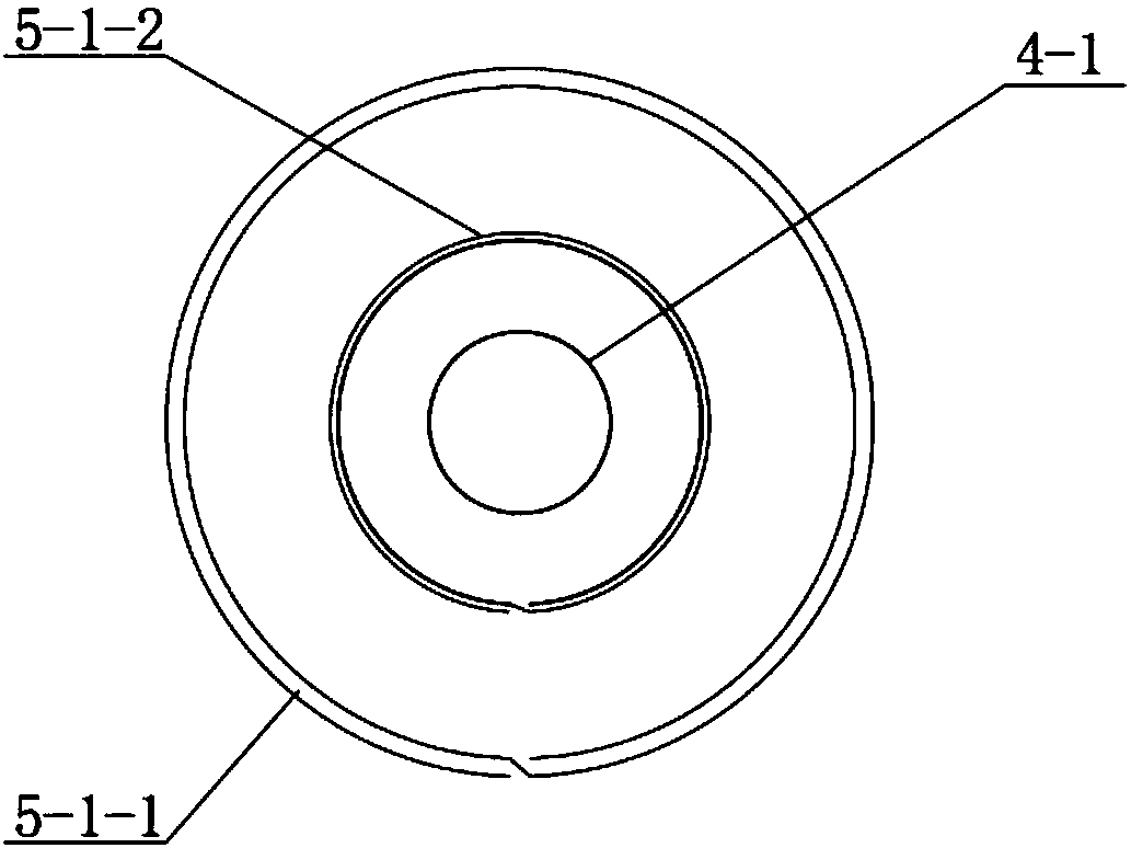 Metal detector and method for metal detector to compensate detection coil thereof