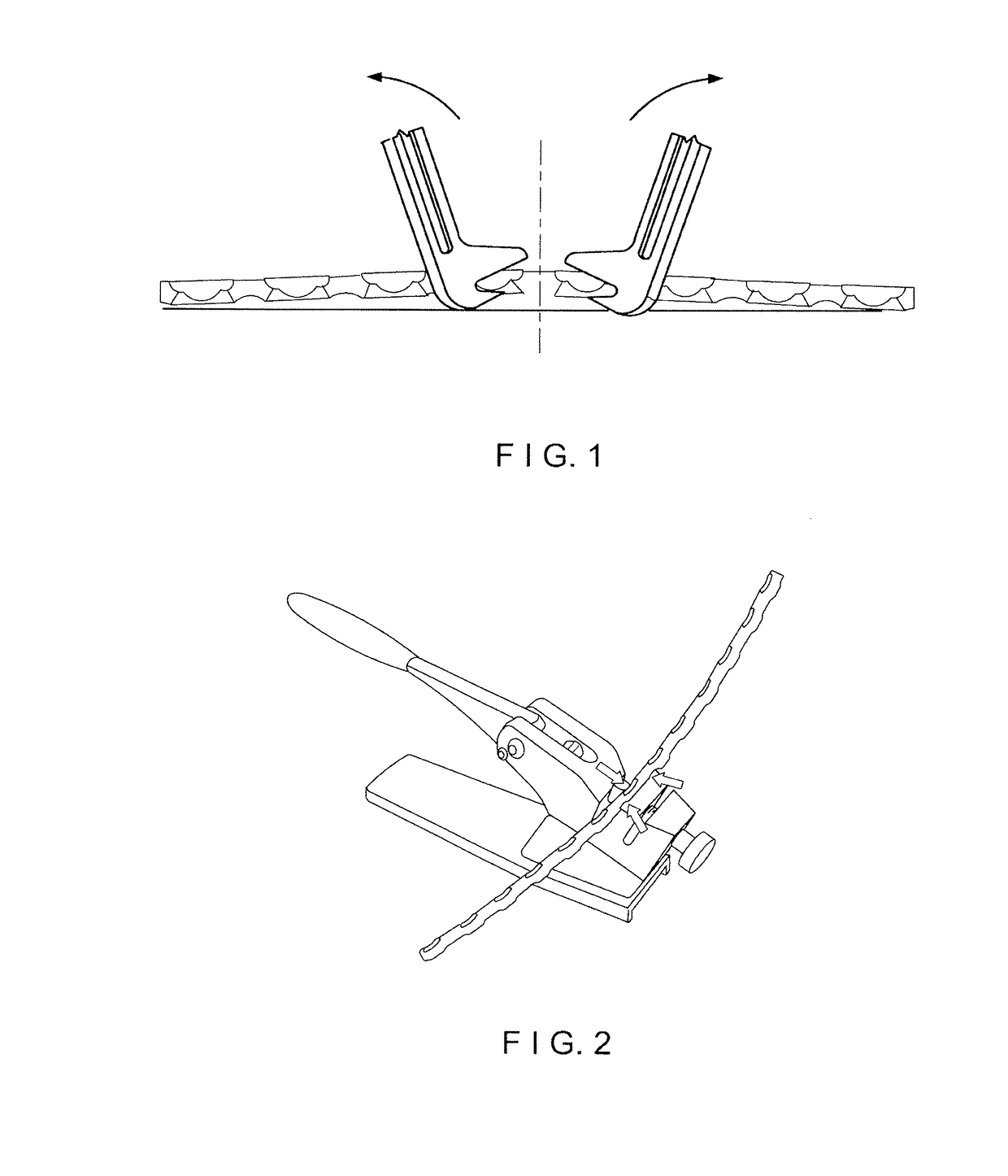 System, including a bending bar and a bending cage, for bending a plate in a plane of the plate