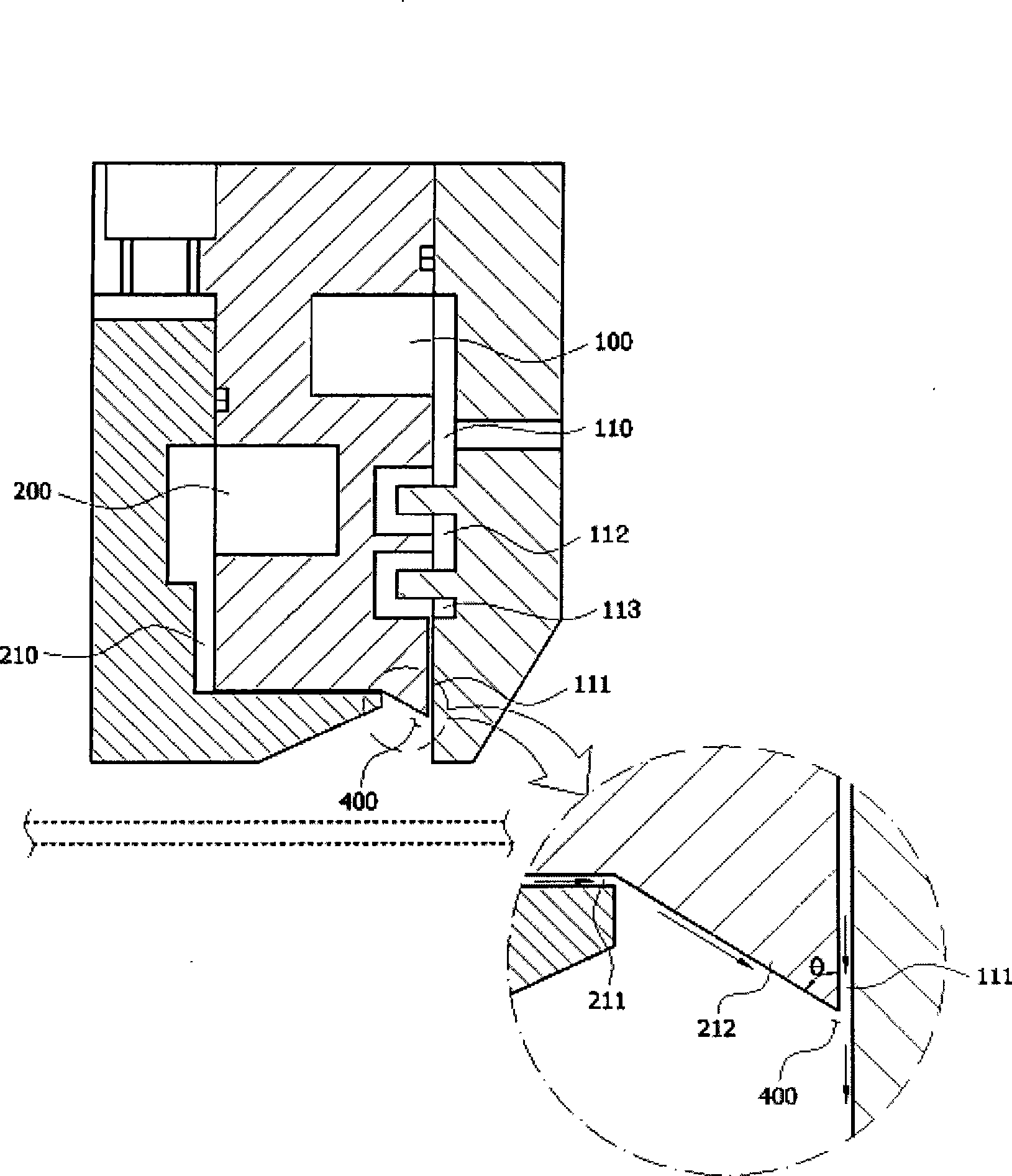 Twin-fluid nozzle for cleaning substrate