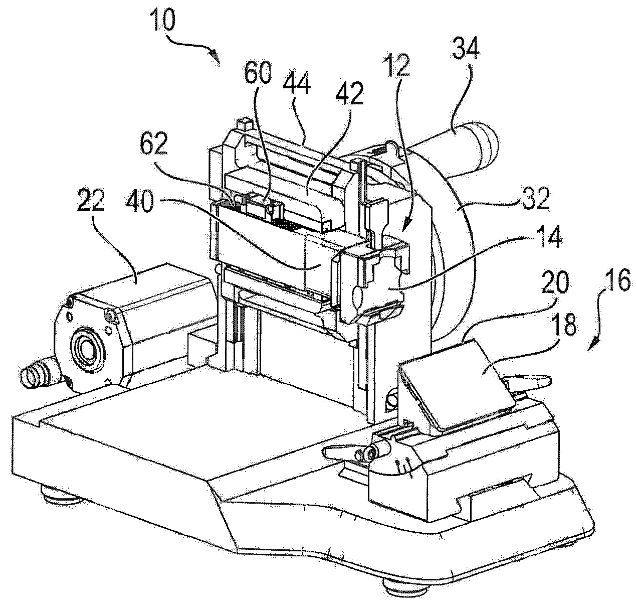 Microtome having a piezoelectric linear actuator