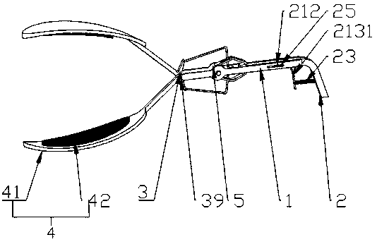 Self-unlocking obstetric forceps for department of gynaecology and obstetrics