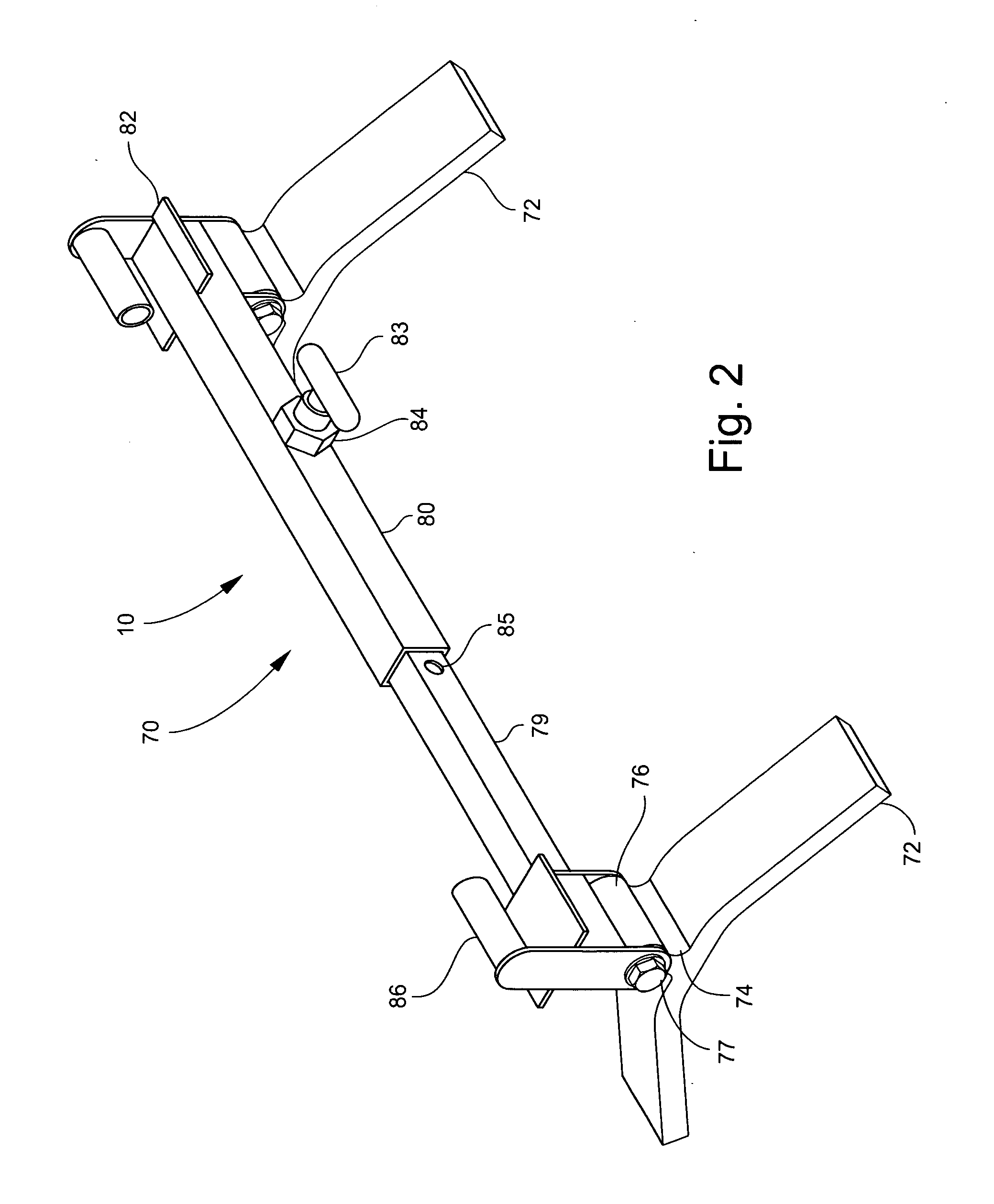 Device and method for transporting elongate objects using a pick-up truck