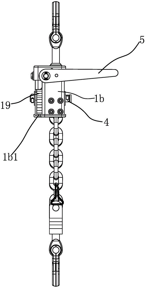 A chain retractable device