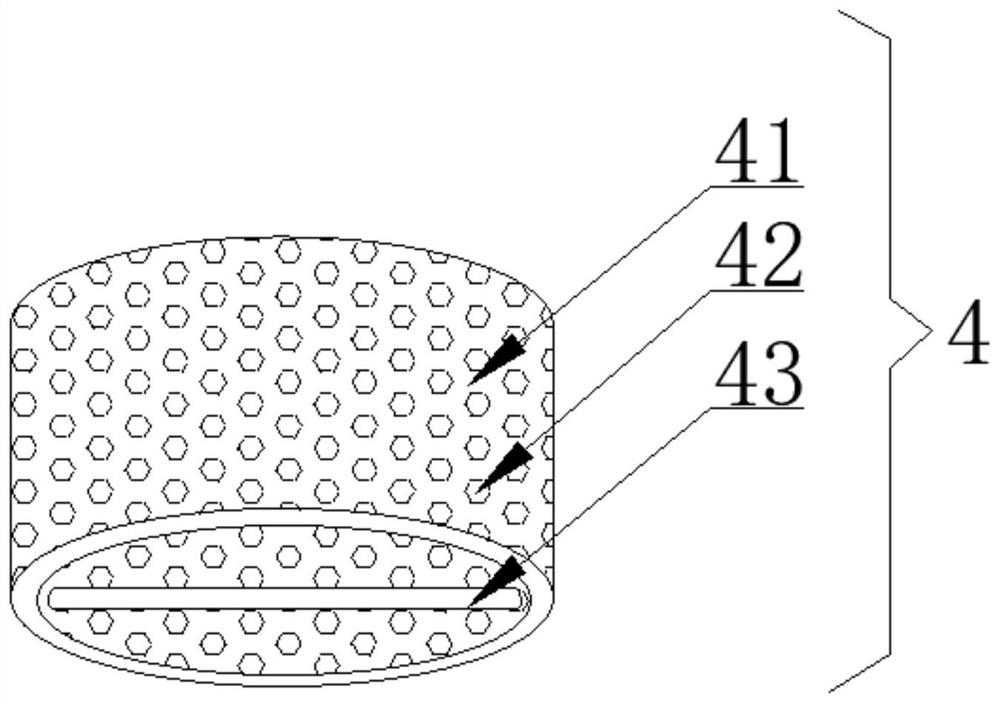 Filtration device for oil production well hot washing liquid