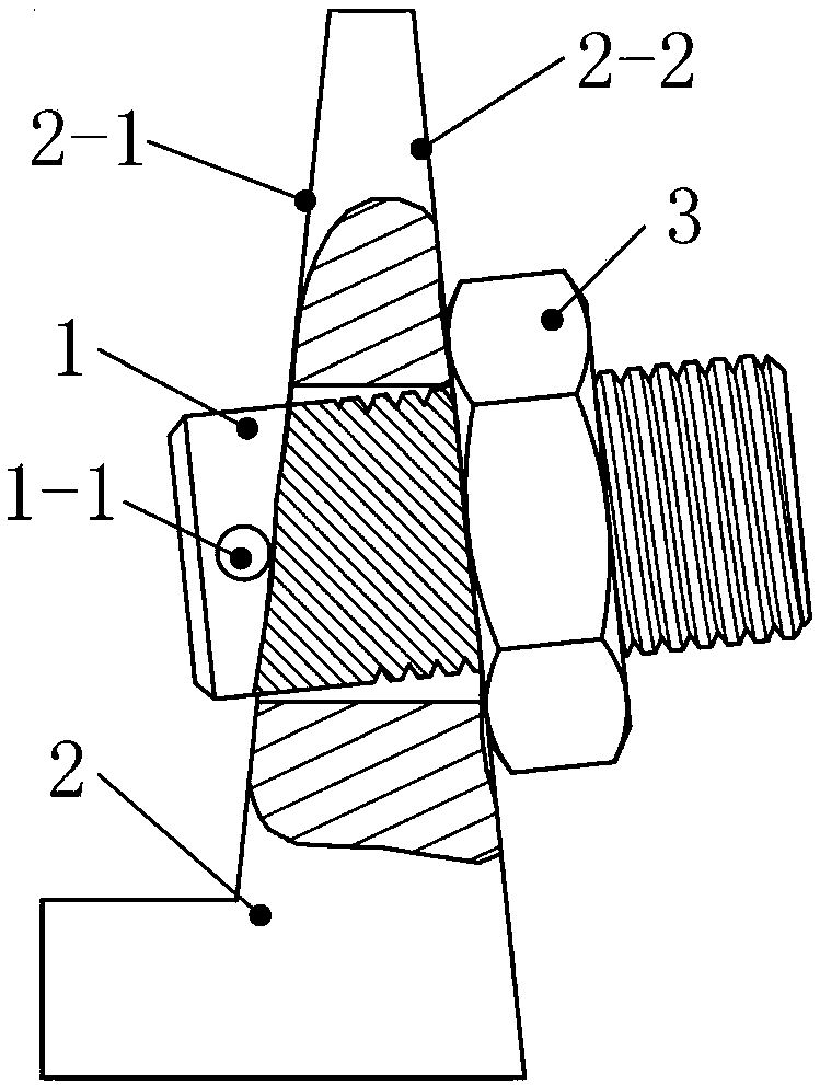 A method for realizing a through-wall joint capable of adapting to the inclination angle of a mounting surface