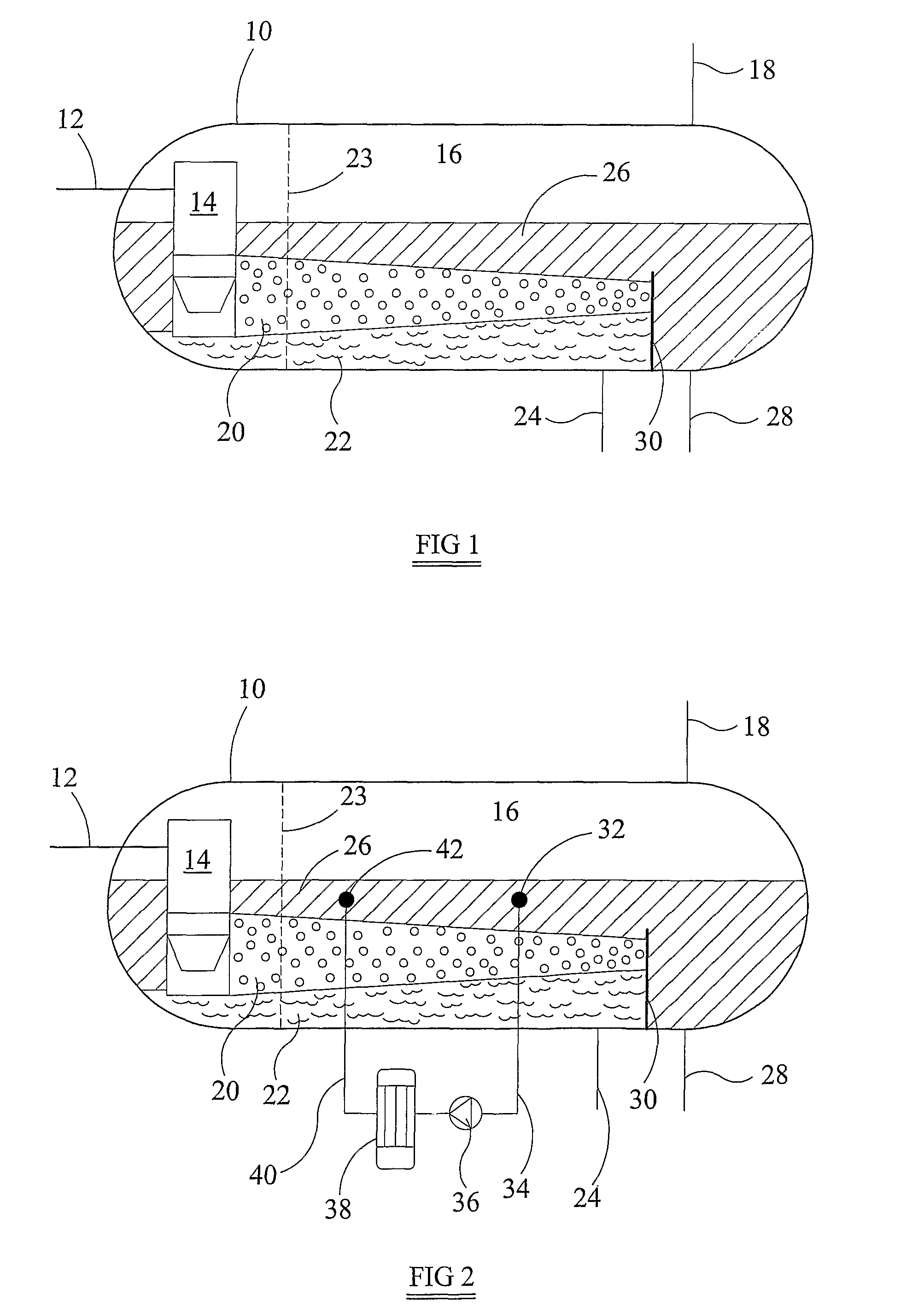 Separator apparatus for separating oil and water