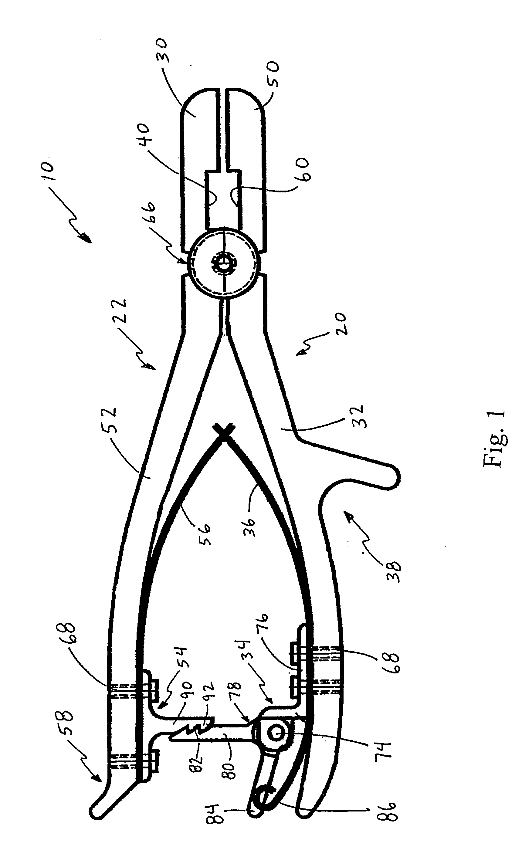 Surgical clamp and cutting blade