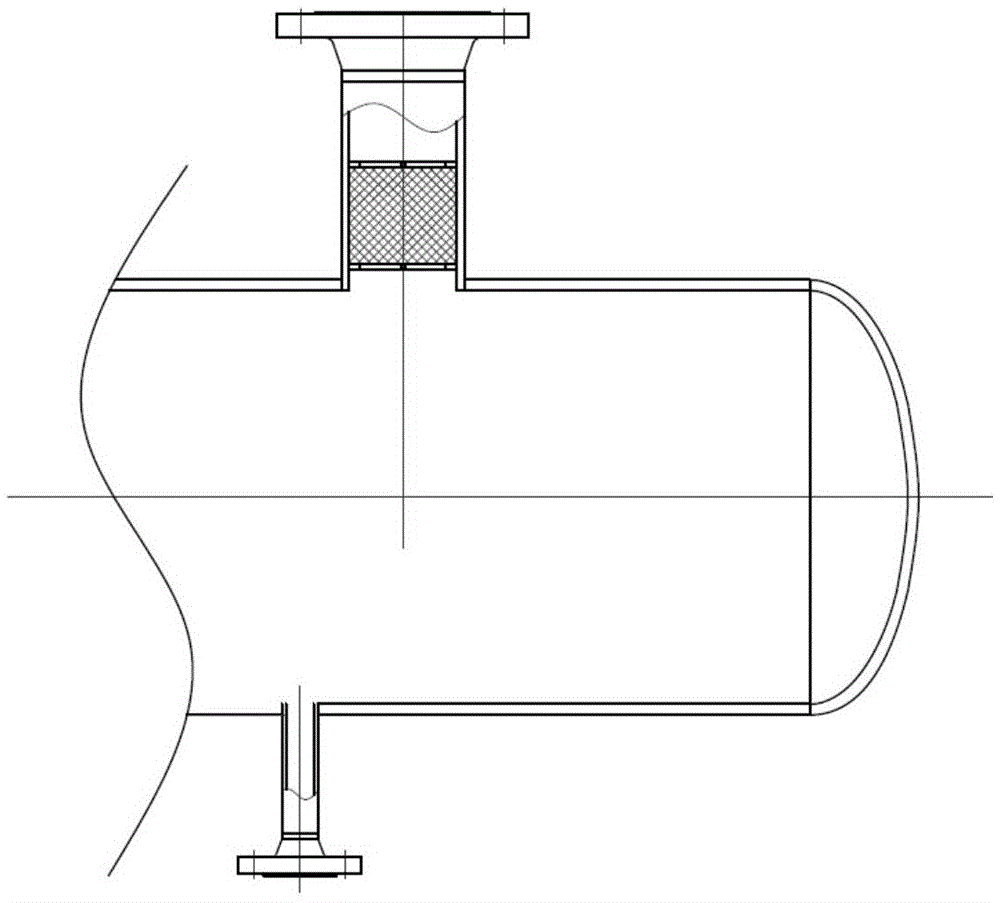 A urea hydrolysis reactor outlet demisting device