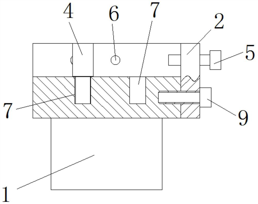 Positioning quick-mounting clamp for turning right-angled elbow part