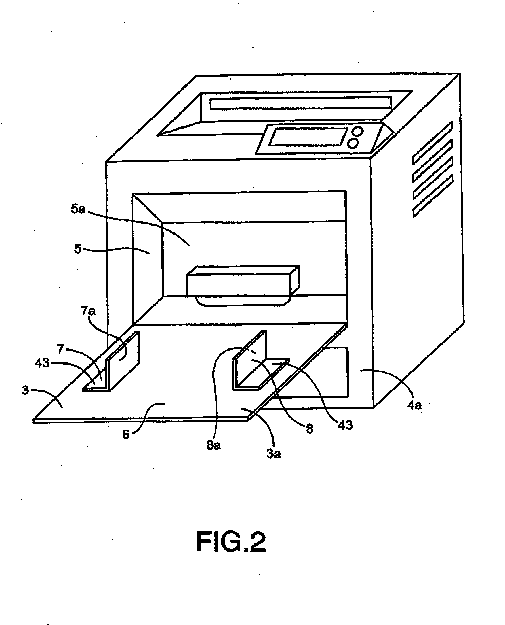 Apparatus for feeding sheet using retractable edge guide for guiding lateral edge of sheet