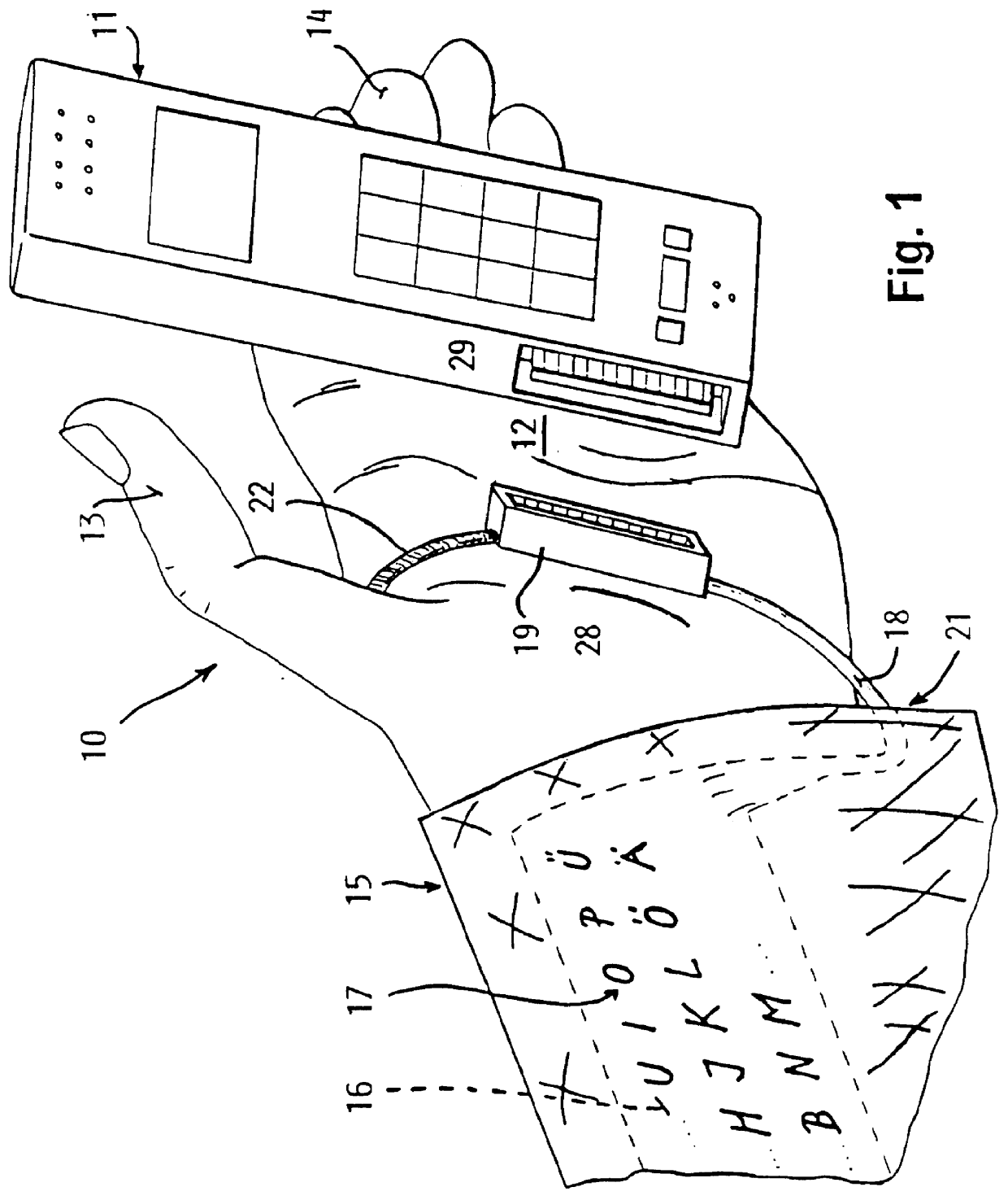 Device for electrically connecting a mobile phone to a keyboard