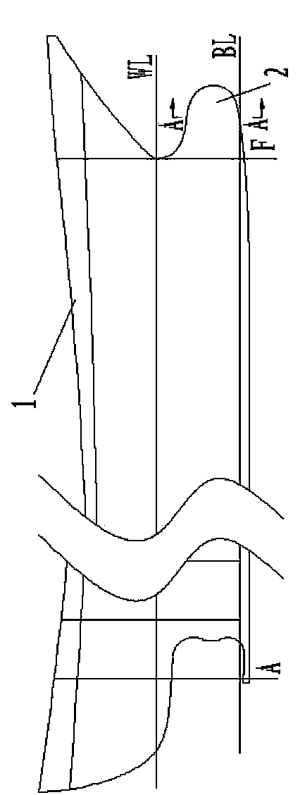 Straight obpyriform bulbous bow structure of ocean fishing vessel