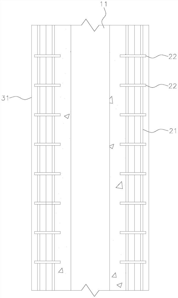 UHPC partially-prefabricated column provided with steel pipes and U-shaped stirrups and construction method of UHPC partially-prefabricated column