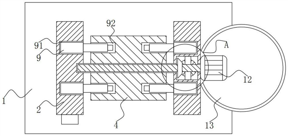 Automatic discharging mechanism for welding auto parts