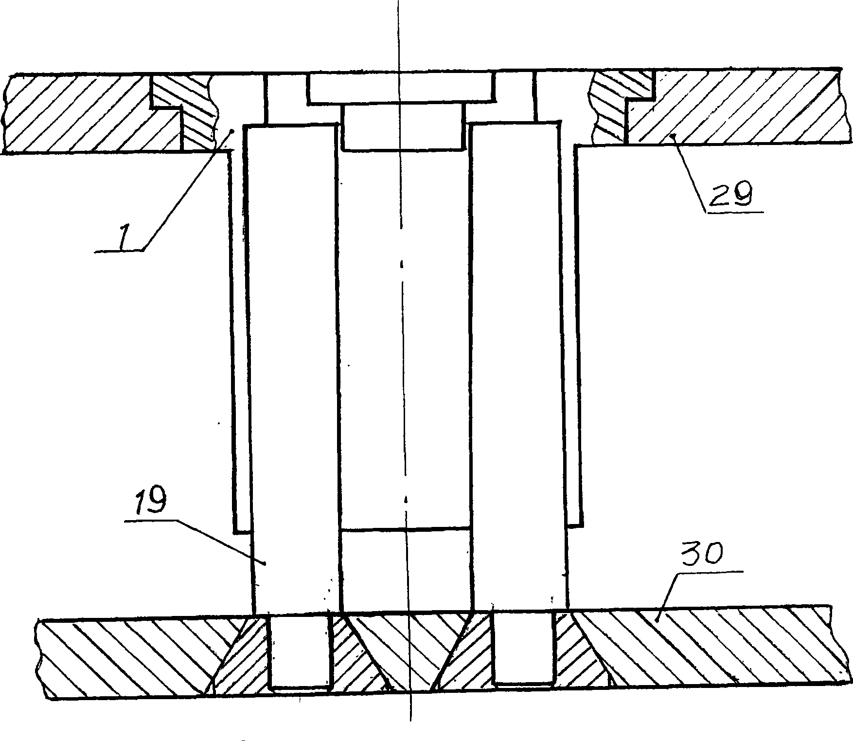 Automatic buffer device of automobile clutch