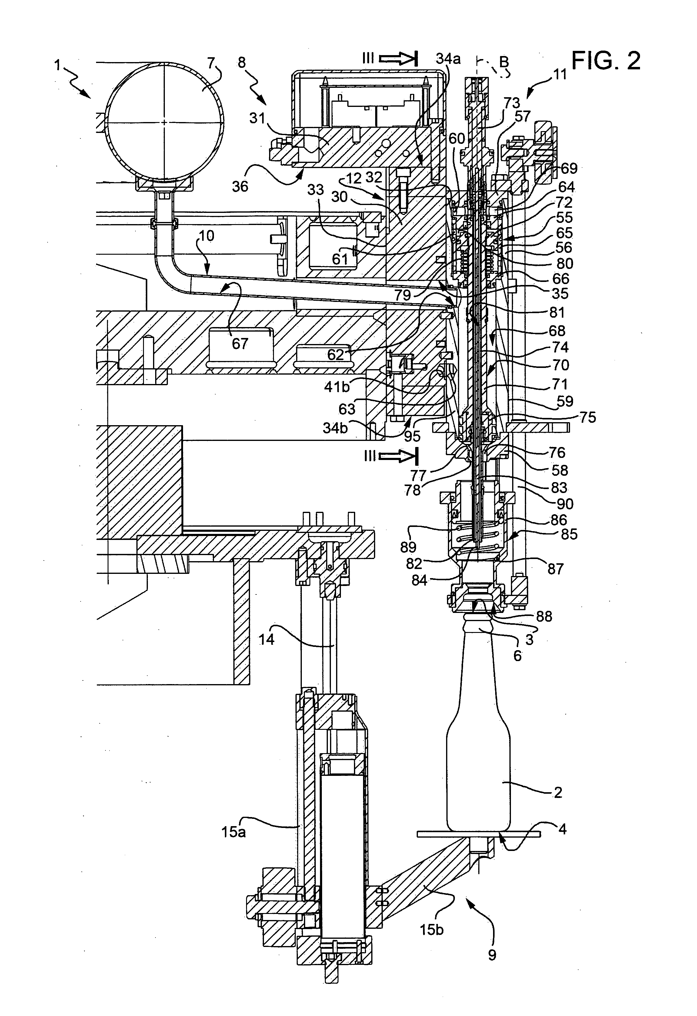 Filling machine and method of filling a container