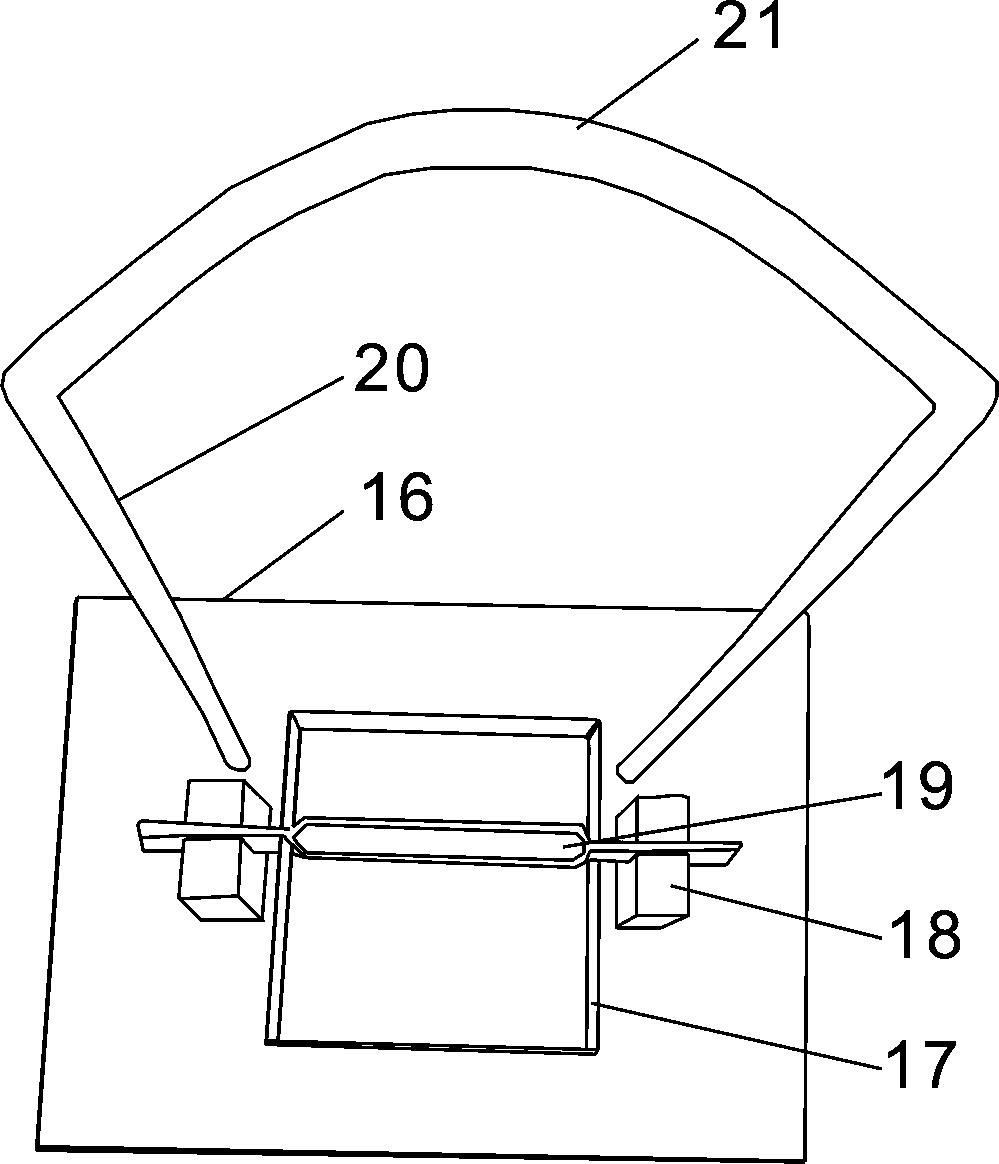 Hot melt glue applicator and glue system