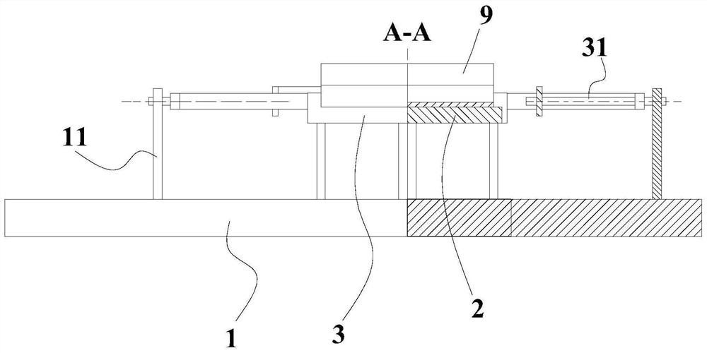 Off-line assembling device for multi-roll-core lithium battery