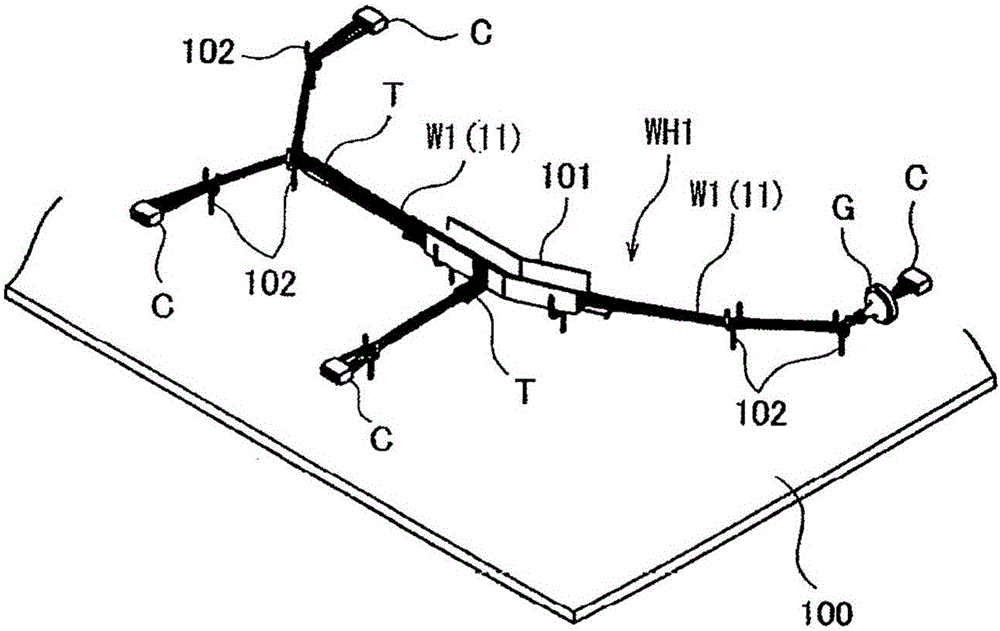 Plated fiber, carbon fiber, wire harness and plating method