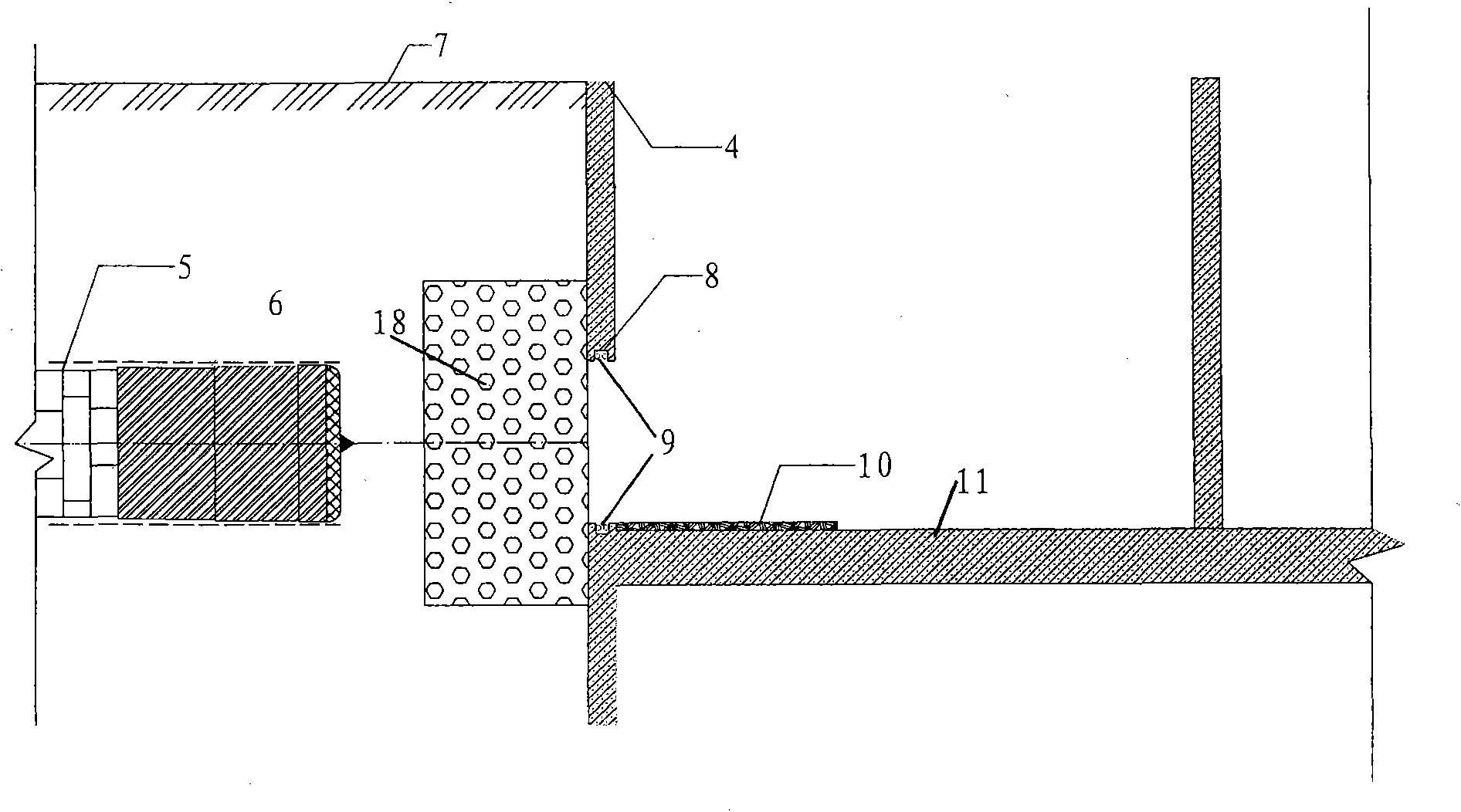 Shield burial method for receiving and plugging overexcavation gap in high-water-pressure stratum