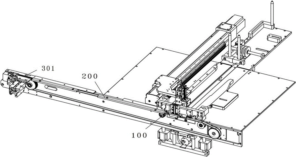 Long strip in-situ cutting and conveying system