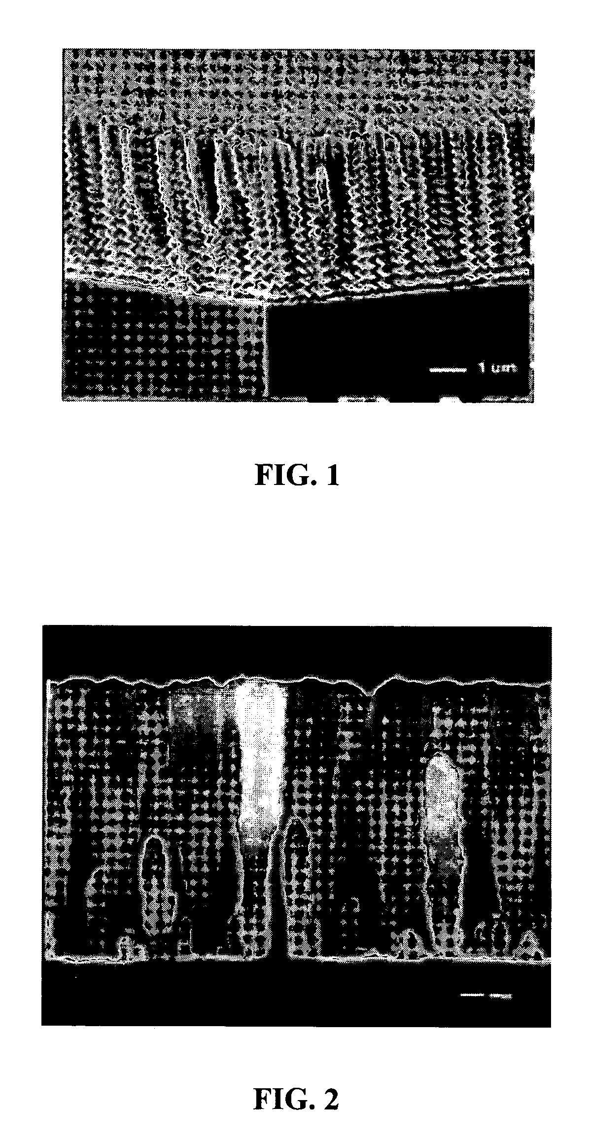 Capacitor anode formed of metallic columns on a substrate