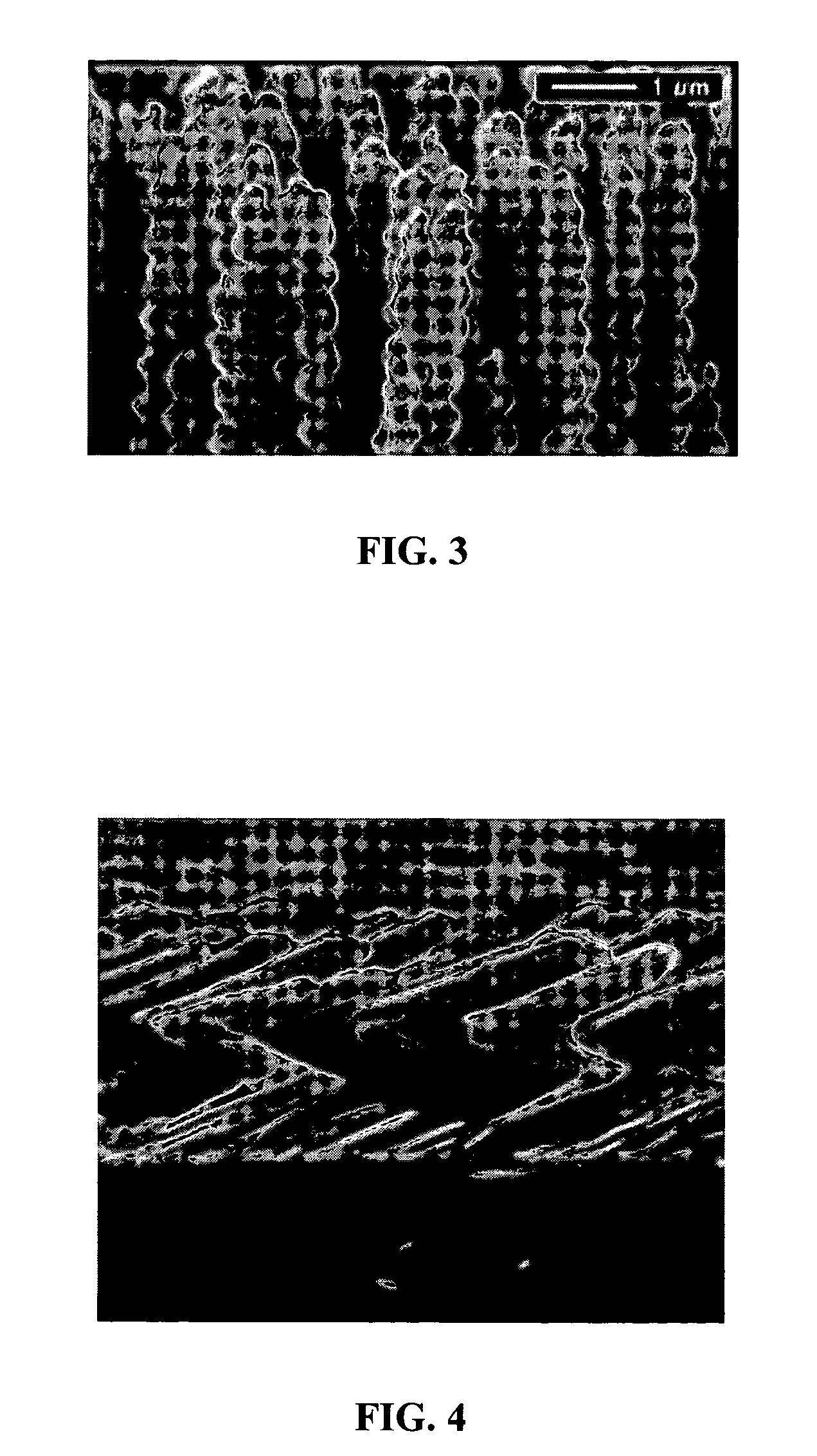 Capacitor anode formed of metallic columns on a substrate