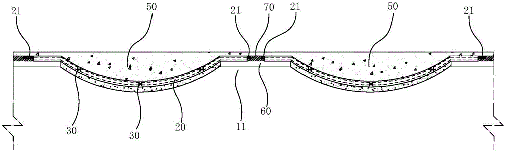 Combined structure of reinforced concrete reverse arch and anchor rods and for managing roadway bottom swelling and construction method of combined structure