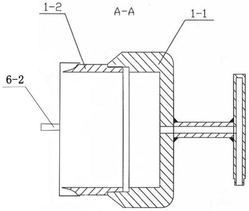 A method and device for dynamically measuring soil porosity