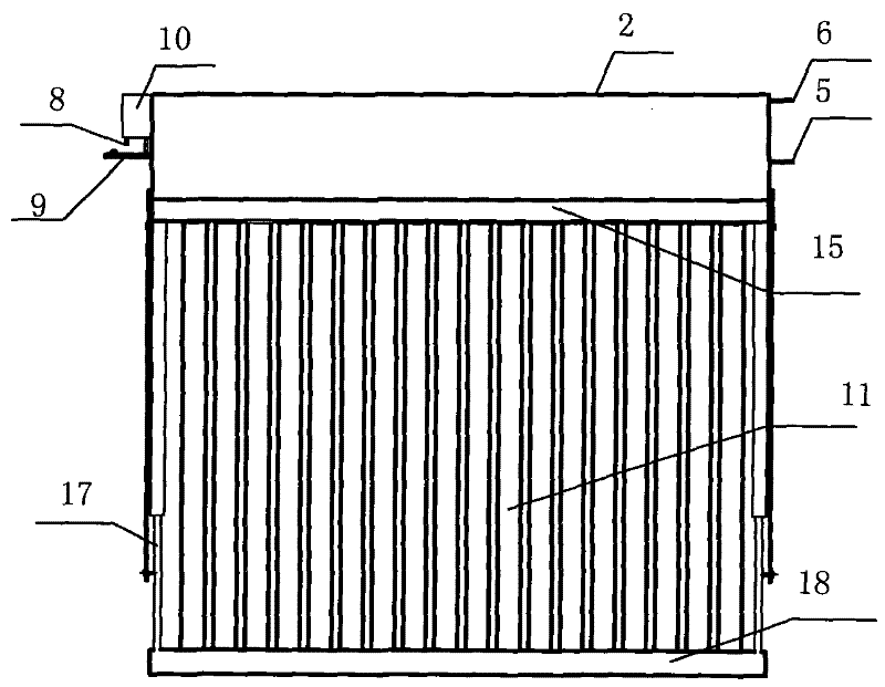 Wall-mounted pressure-bearing solar water heater