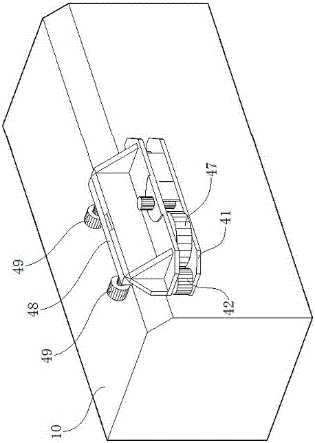 Reflective tape pasting device