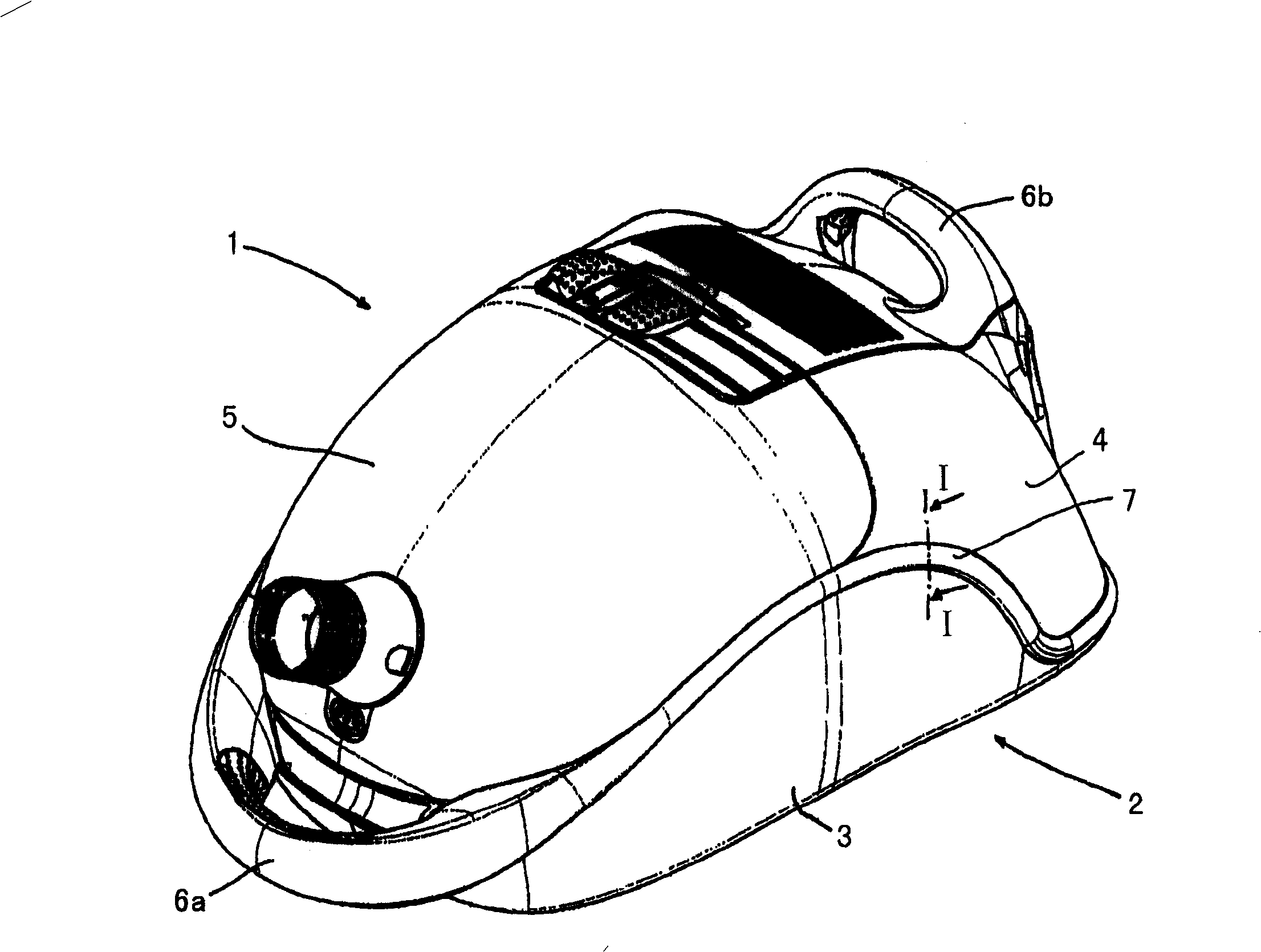 Vacuum cleaner comprising an elastic bumper strip