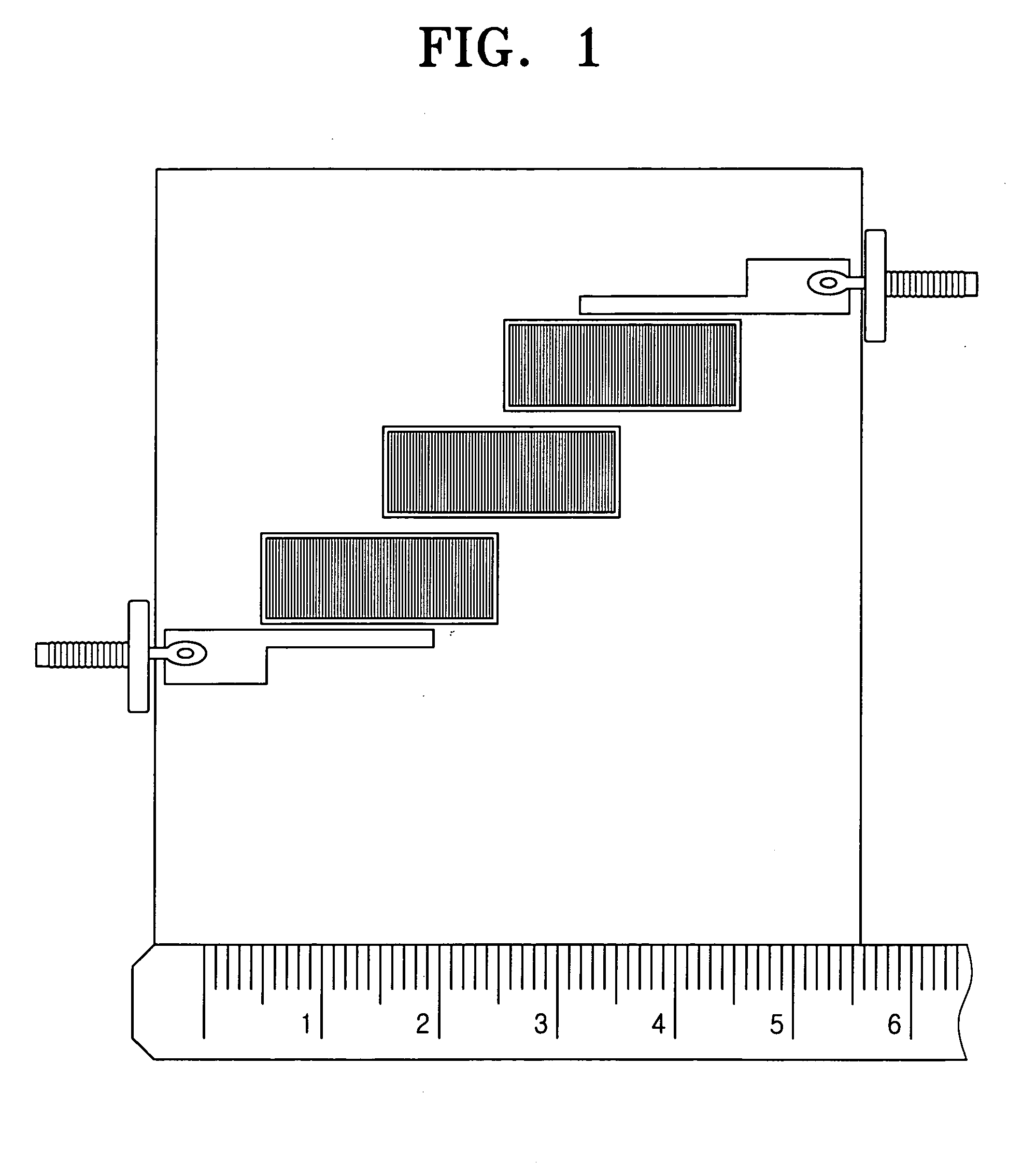 Minaturized parallel coupled line filter using lumped capacitors and grounding and fabrication method thereof