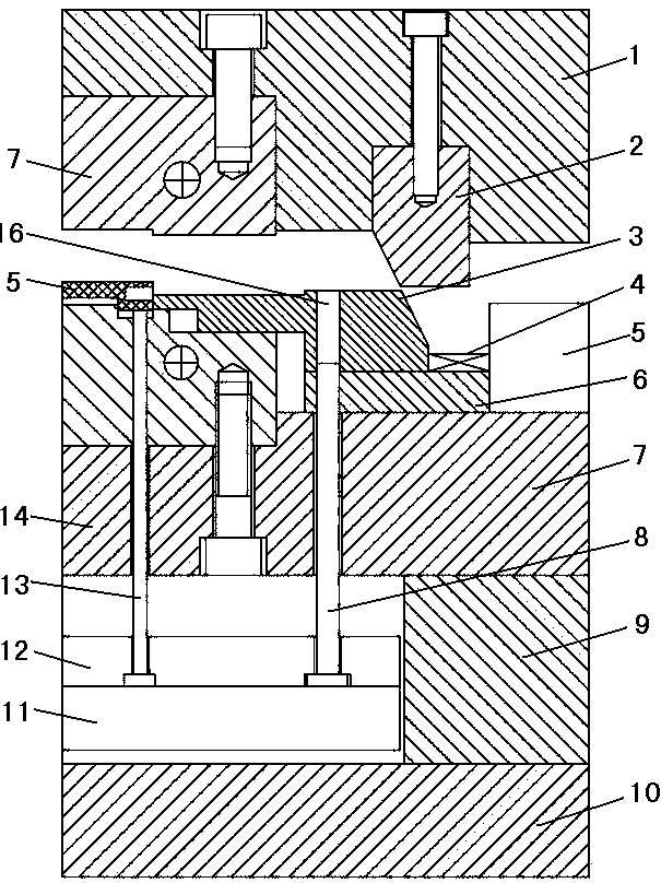 Safety ejection mechanism for injection mould